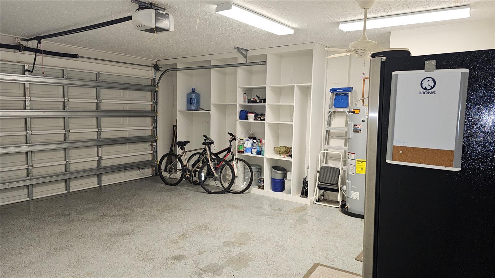 HUNTERS TRAIL TWNHMS - Residential