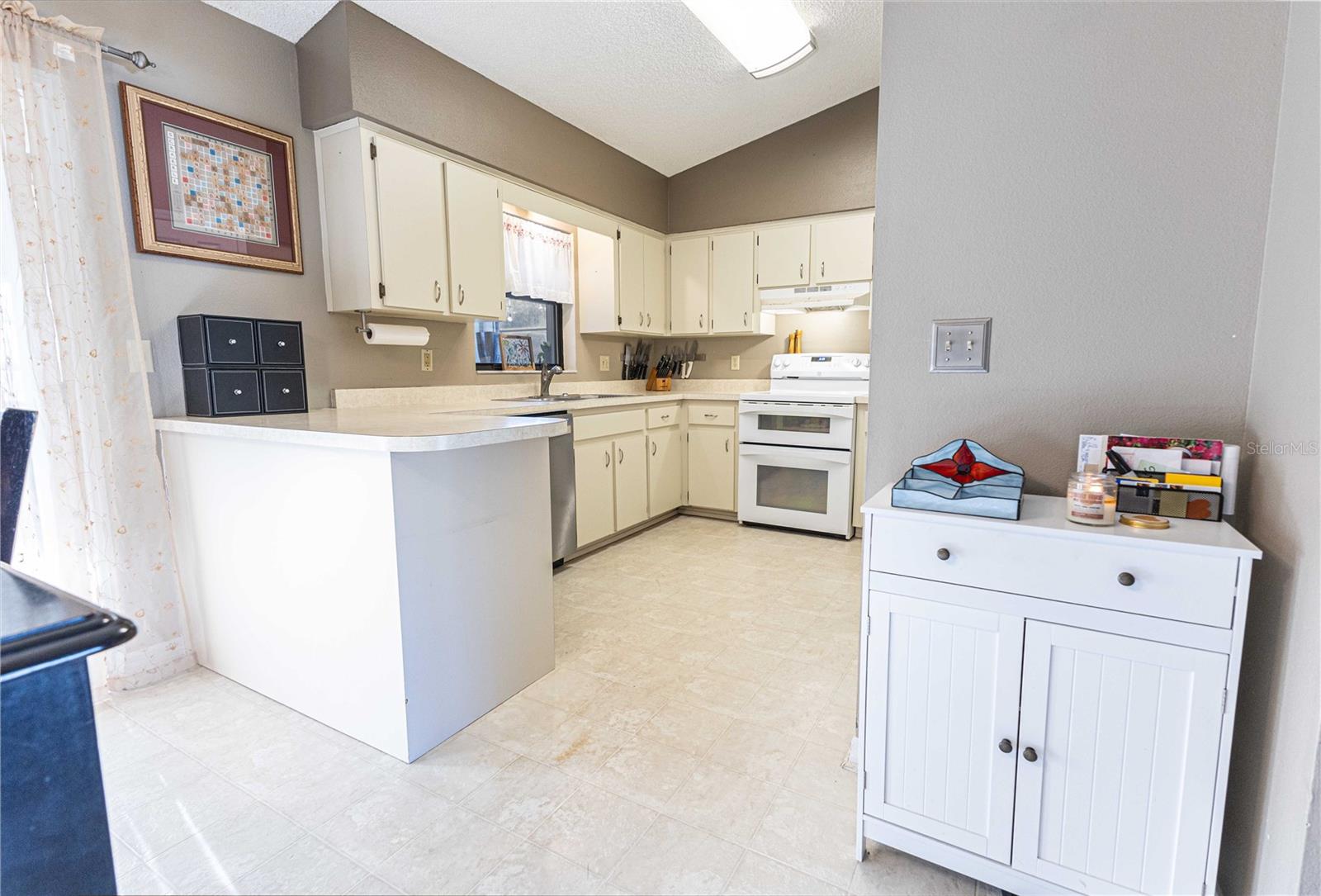 COUNTRY WALK 02 - Residential