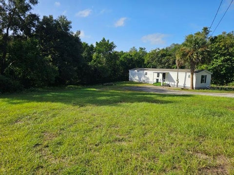 Photo of 2030 Smith Avenue, Mount Dora, FL 32757 (MLS # O6453381)