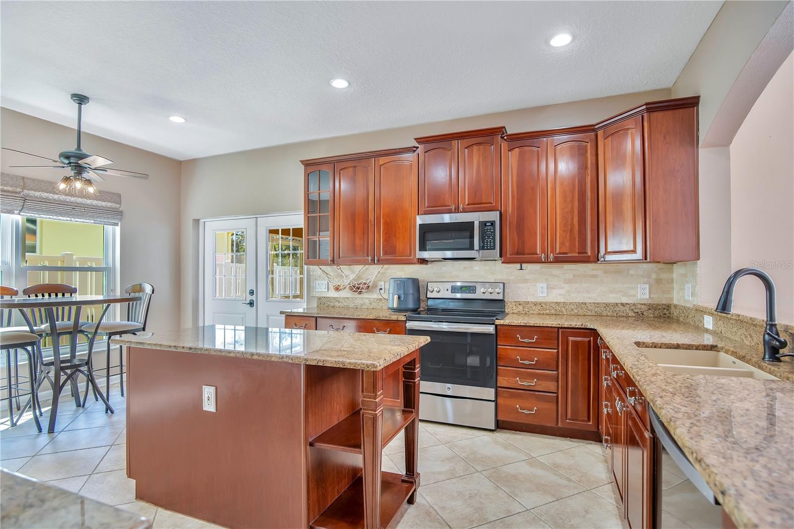 HUNTINGTON POINTE PH 3 - Residential