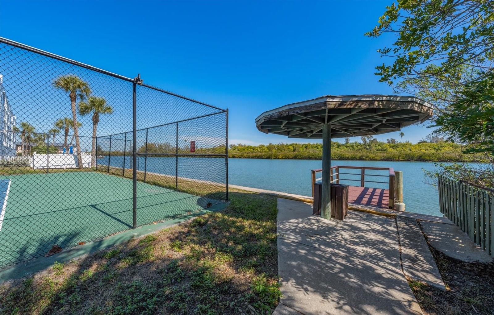 REDINGTON TOWERS BLDG 2 CONDO - Residential