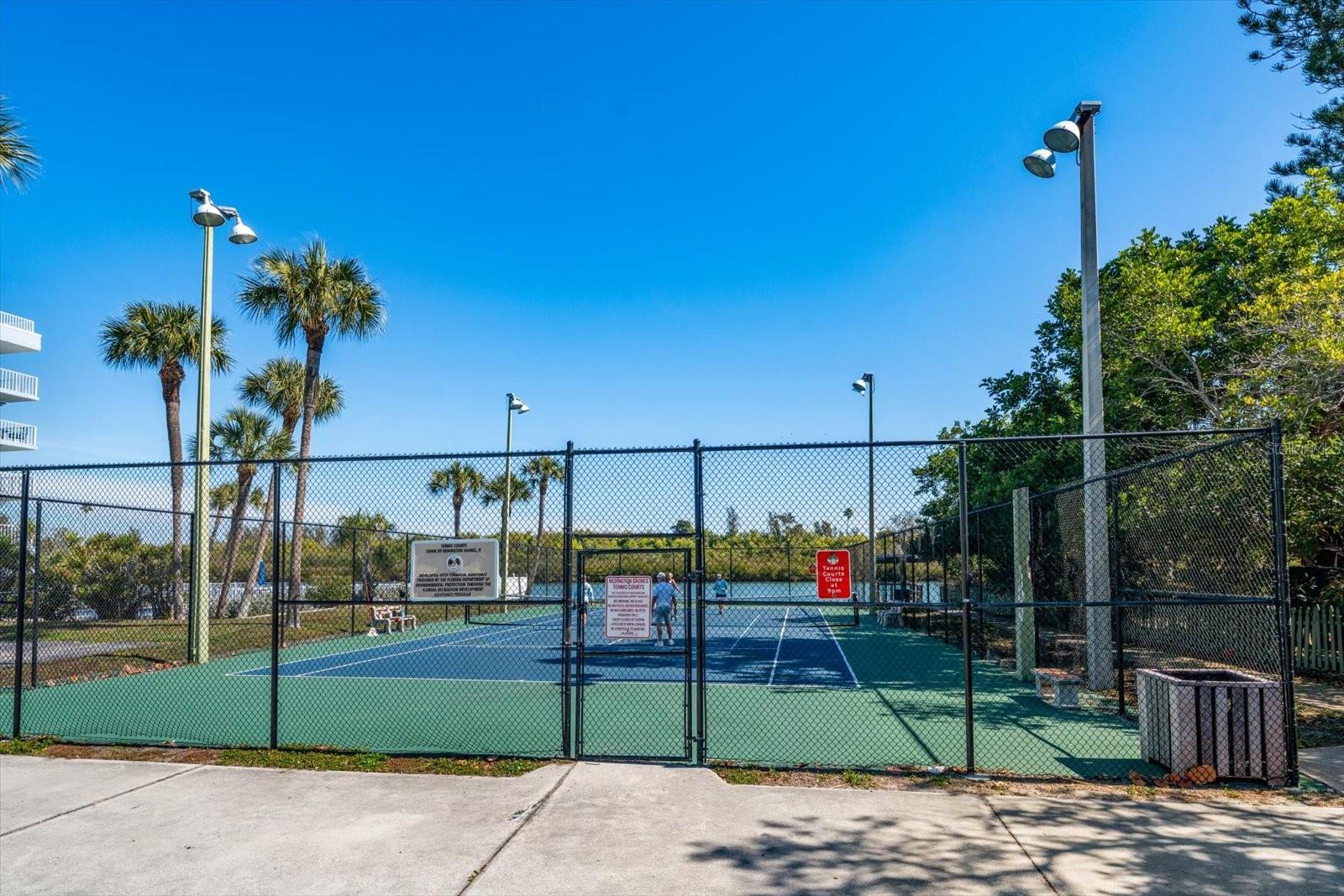 REDINGTON TOWERS BLDG 2 CONDO - Residential