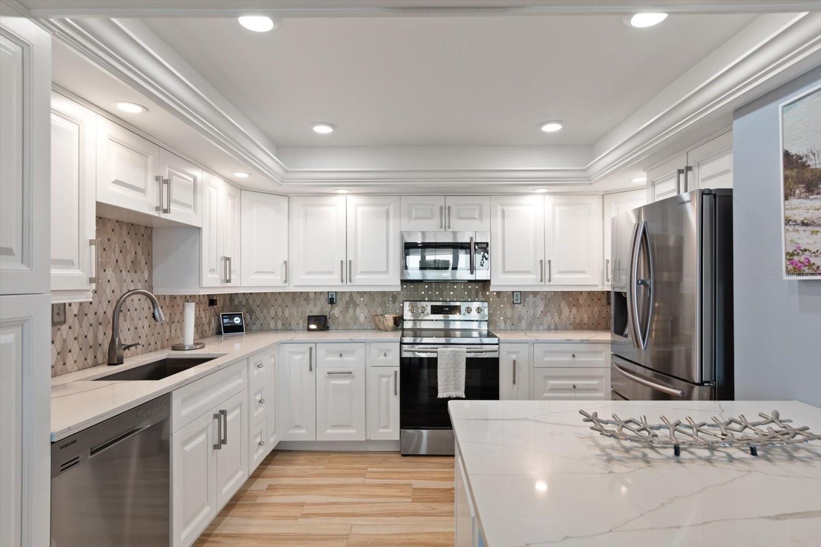 REDINGTON TOWERS BLDG 2 CONDO - Residential