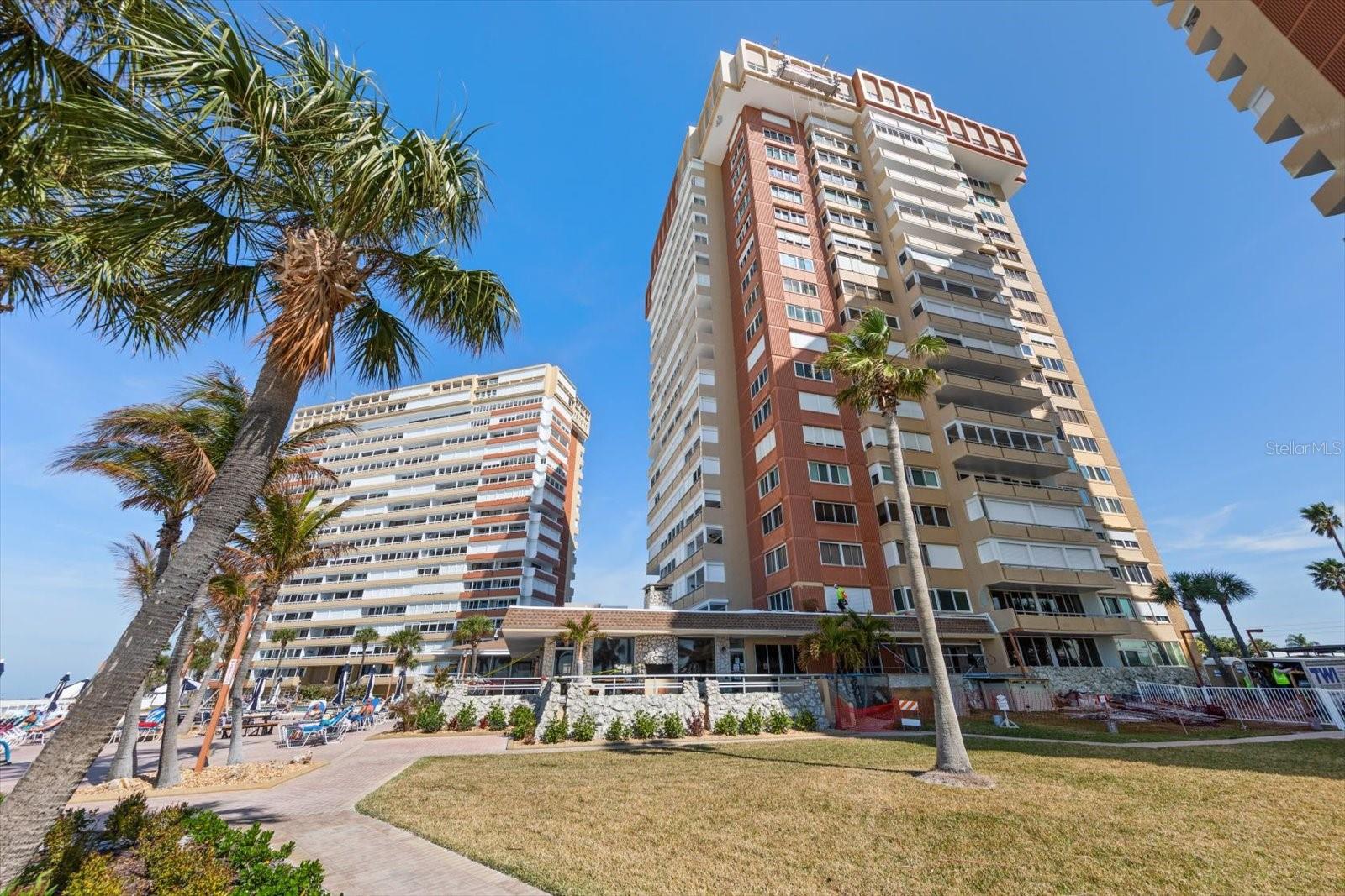 REDINGTON TOWERS BLDG 2 CONDO - Residential