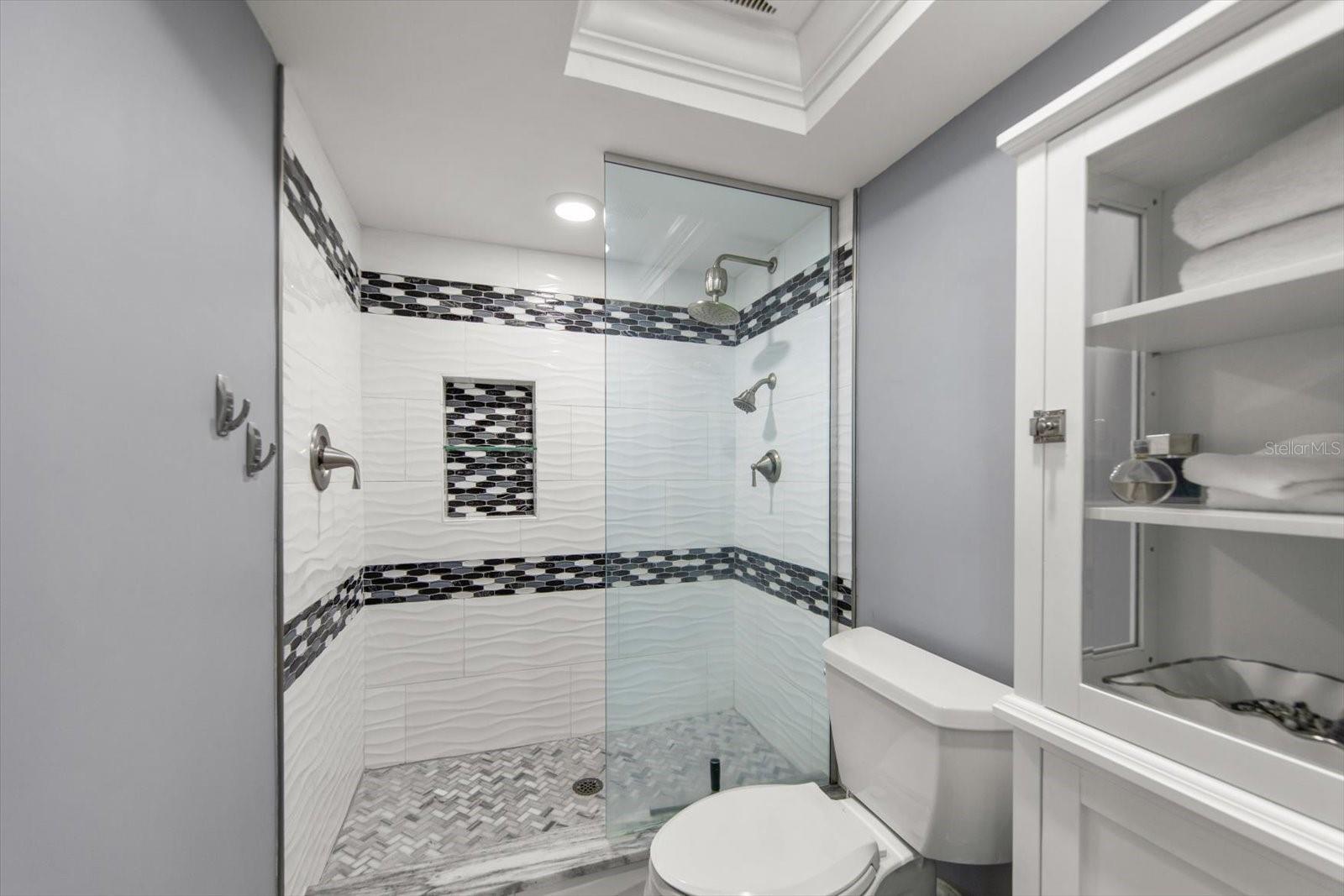 REDINGTON TOWERS BLDG 2 CONDO - Residential