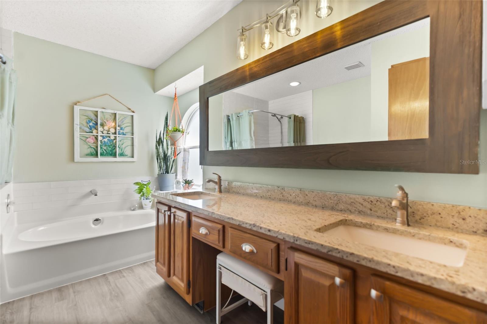 WELLINGTON HMS AT COUNTRYWAY - Residential