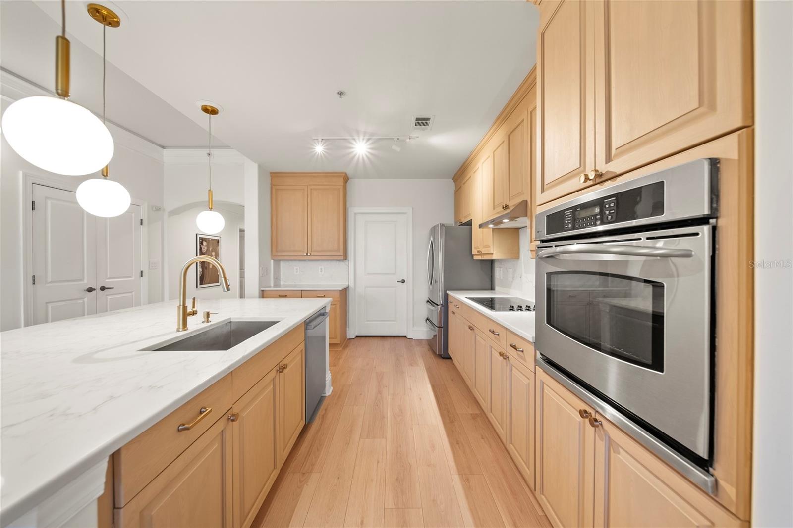 509 W BAY STREET 205