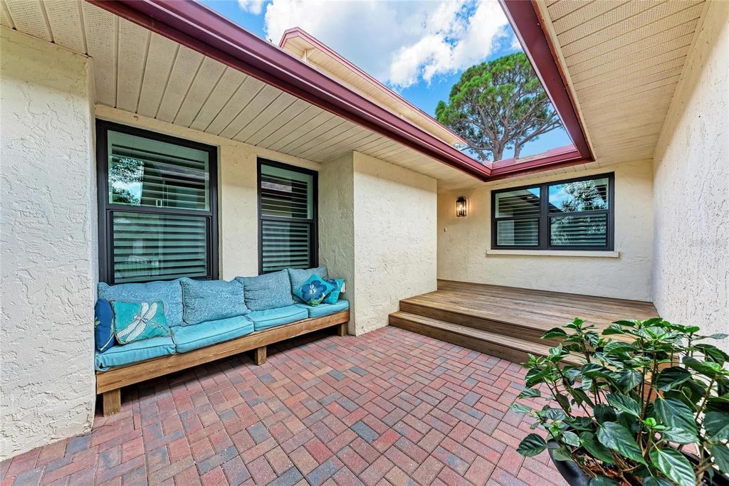 Photo of 6111 Courtside Drive, Bradenton, FL 34210 (MLS # A4657174)
