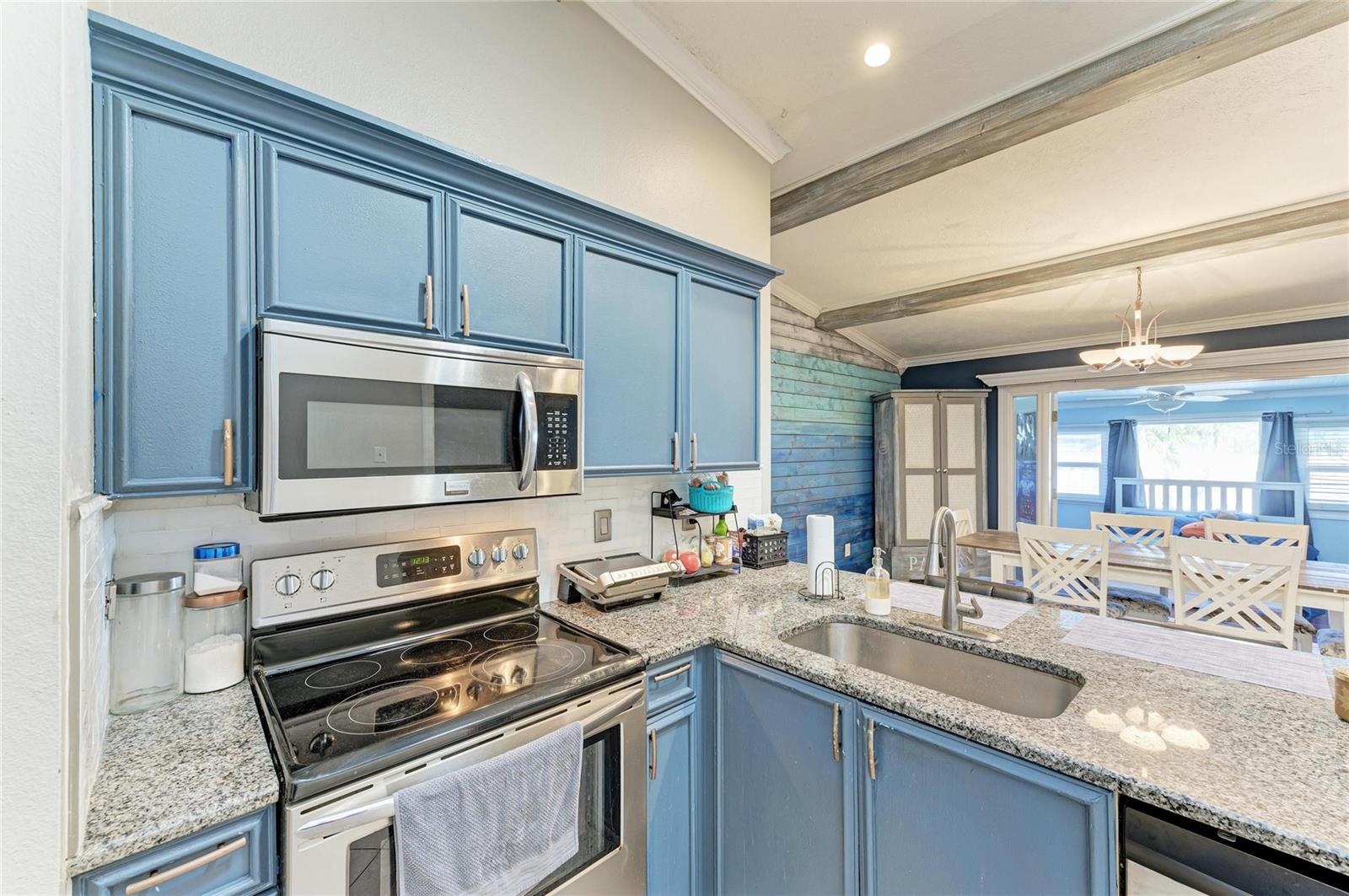 THE VILLAGES OF LAKESIDE SOUTH PHIII REV - Residential