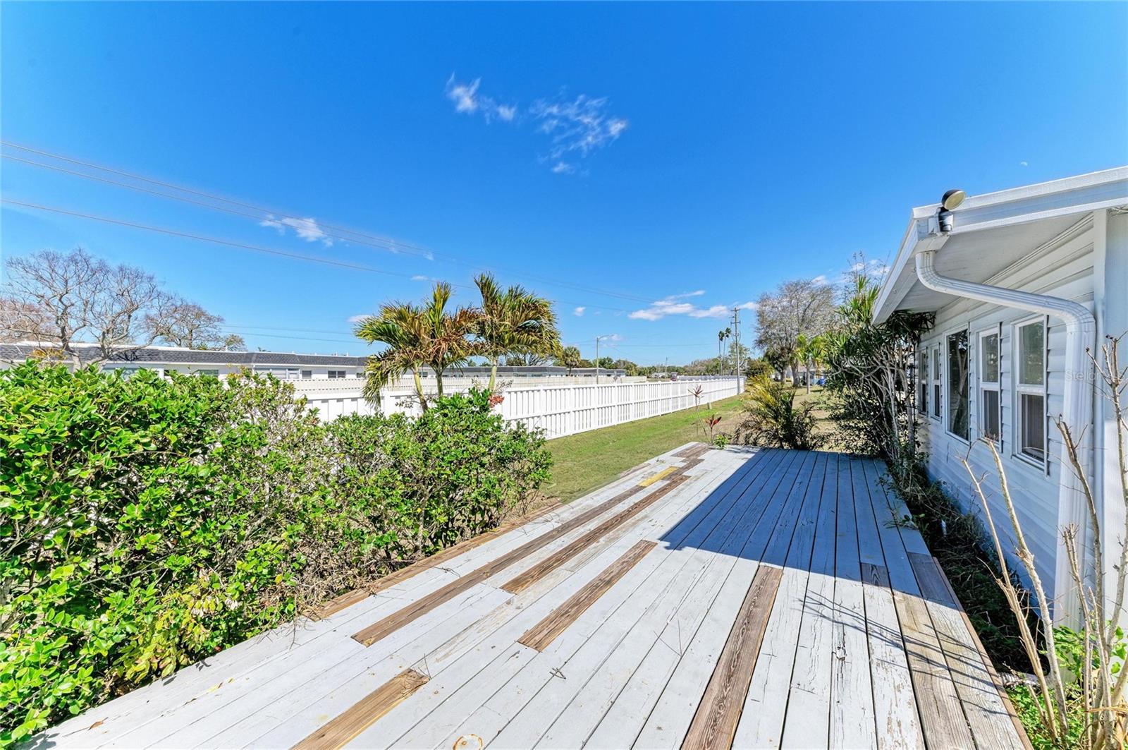 THE VILLAGES OF LAKESIDE SOUTH PHIII REV - Residential