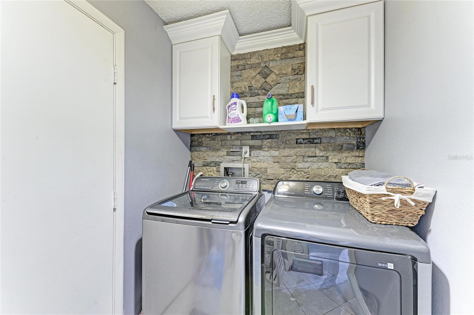 THE VILLAGES OF LAKESIDE SOUTH PHIII REV - Residential