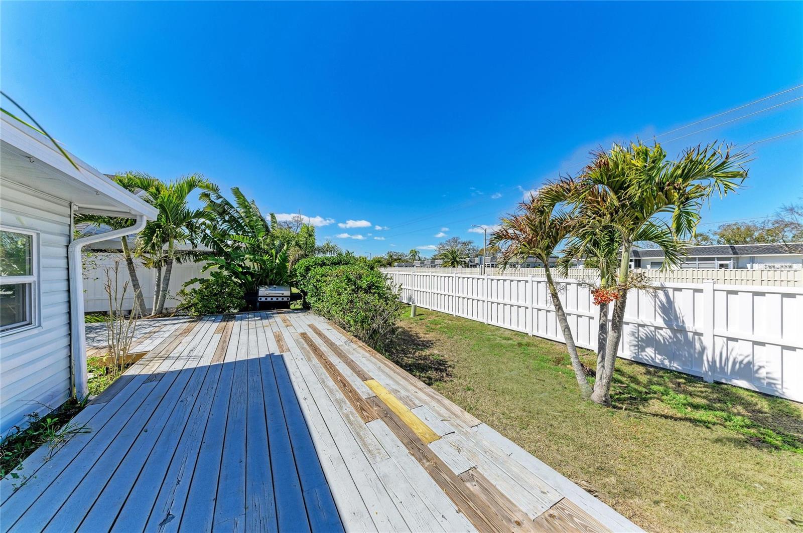 THE VILLAGES OF LAKESIDE SOUTH PHIII REV - Residential