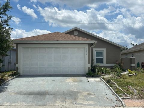 Photo of 5224 Florida Holly Drive, Orlando, FL 32811 (MLS # O6405369)