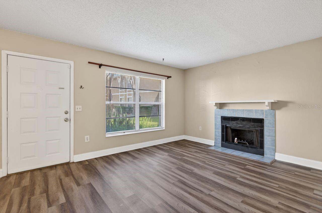 THE OAKS UNIT VI A CONDO - Residential