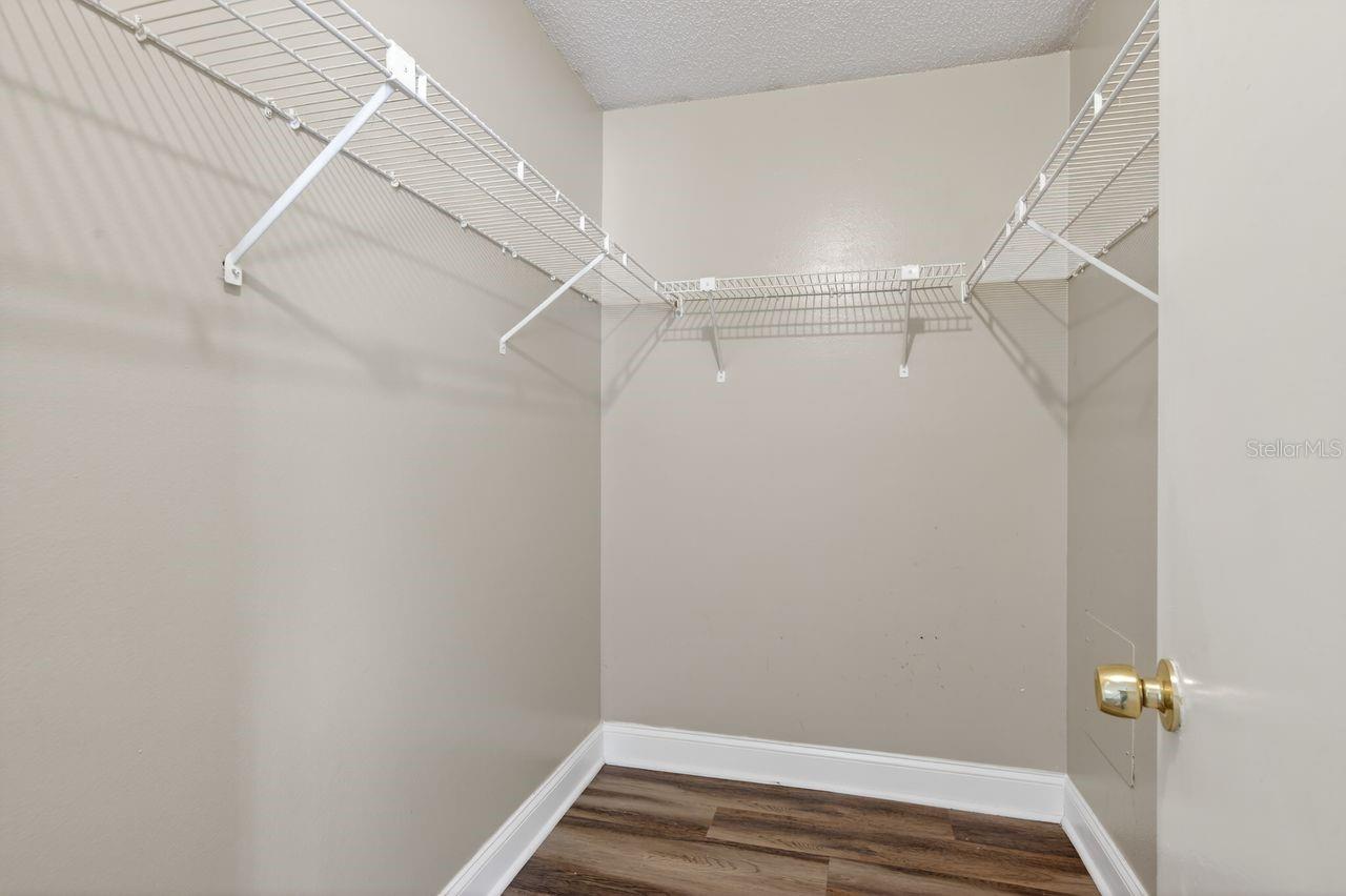 THE OAKS UNIT VI A CONDO - Residential