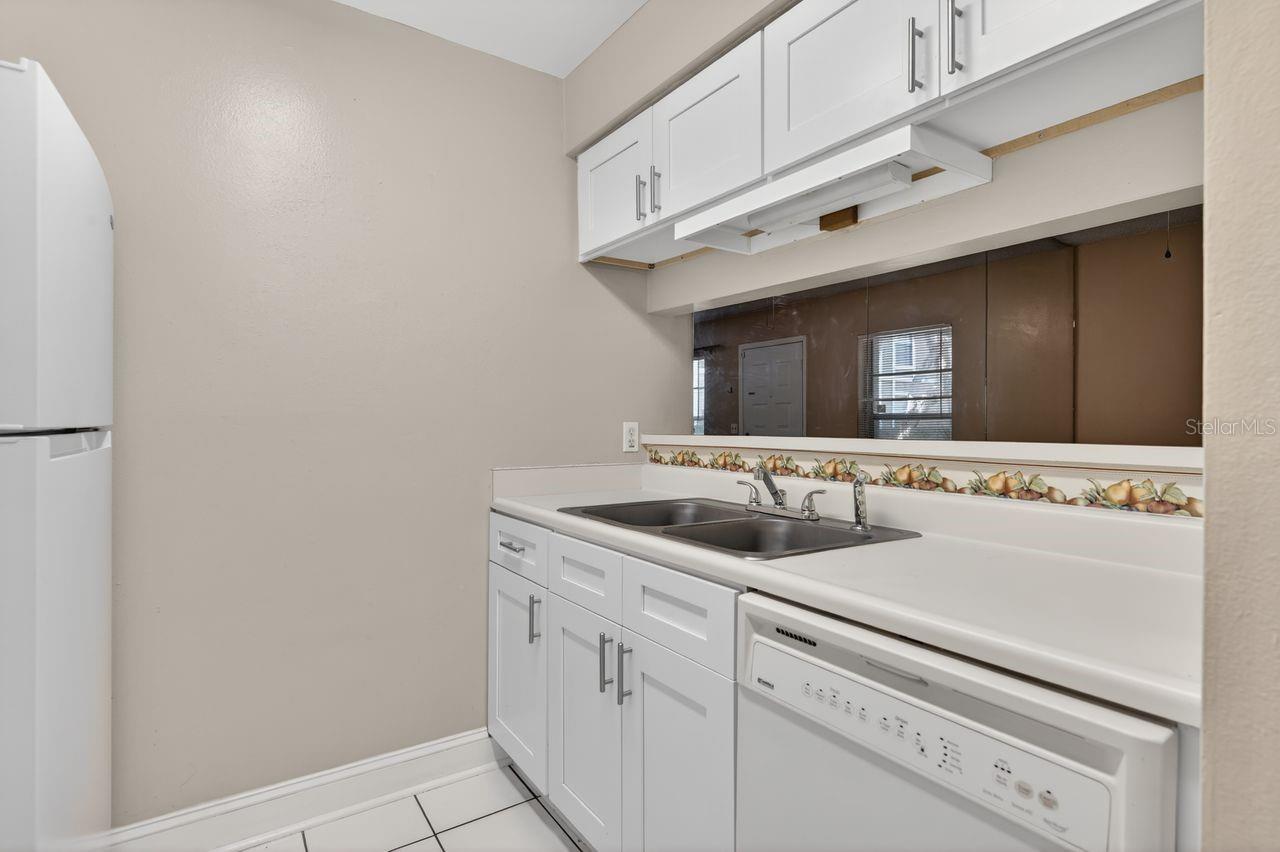 THE OAKS UNIT VI A CONDO - Residential