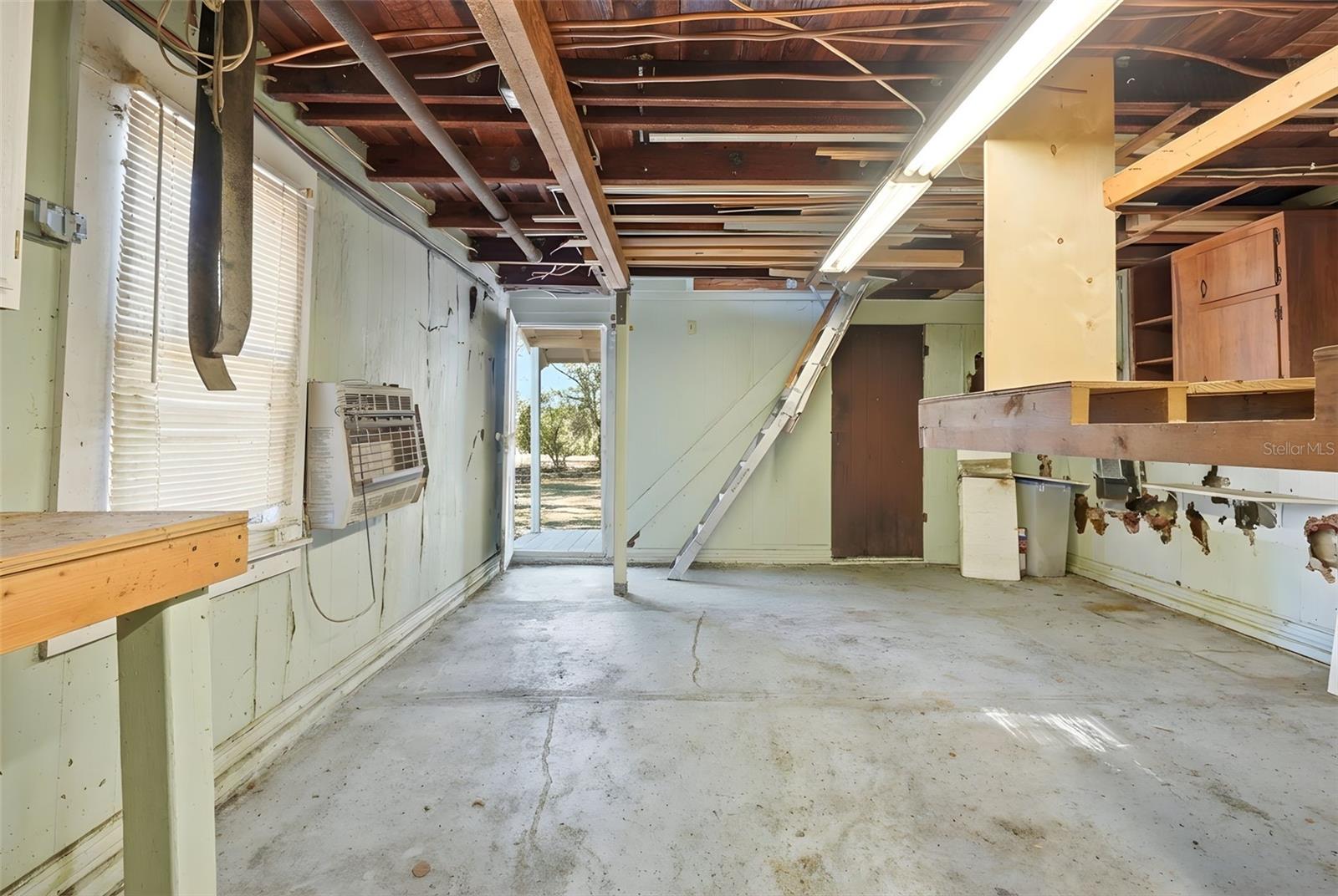 ACREAGE & UNREC - Residential