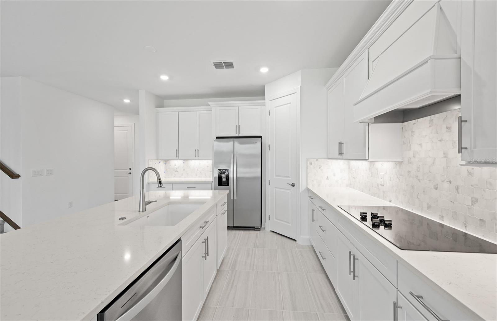 LAKESPUR WELLEN PARK - Residential