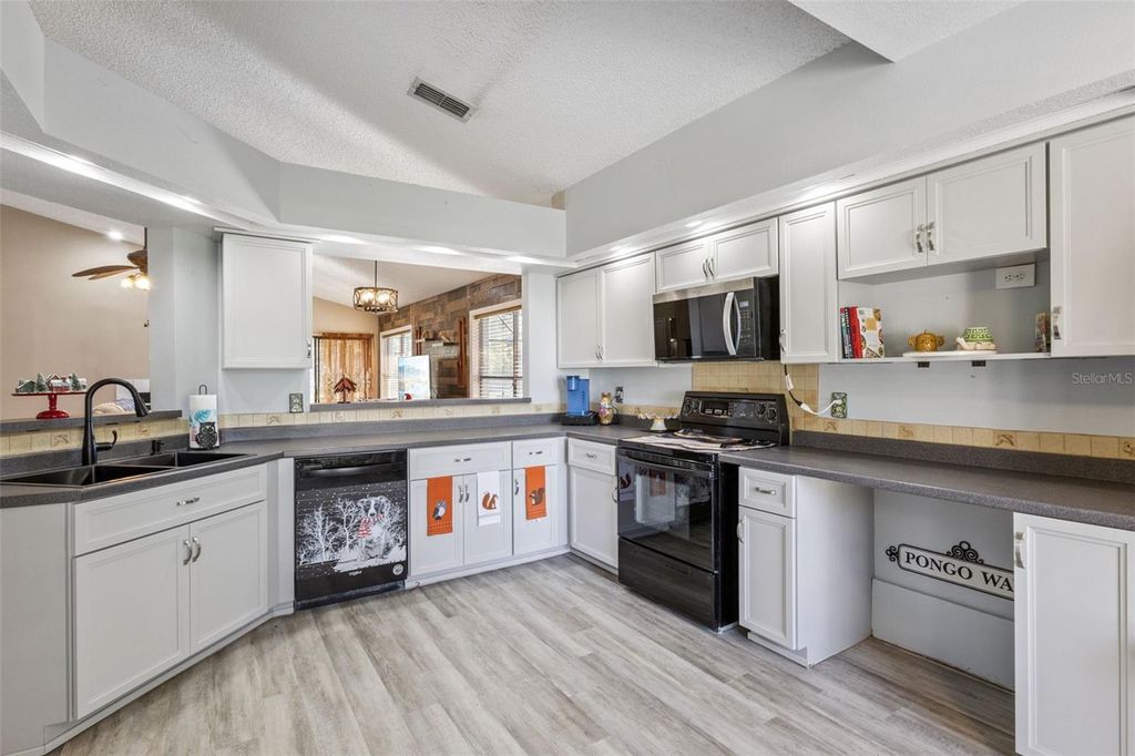 Photo of 5526 Deepdale Drive, Orlando, FL 32821 (MLS # O6362566)