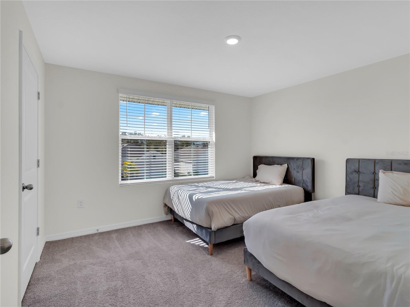 CREEK PRESERVE PH 1 6-8 - Residential Lease