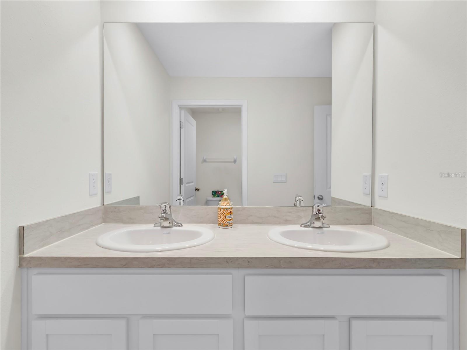 CREEK PRESERVE PH 1 6-8 - Residential Lease