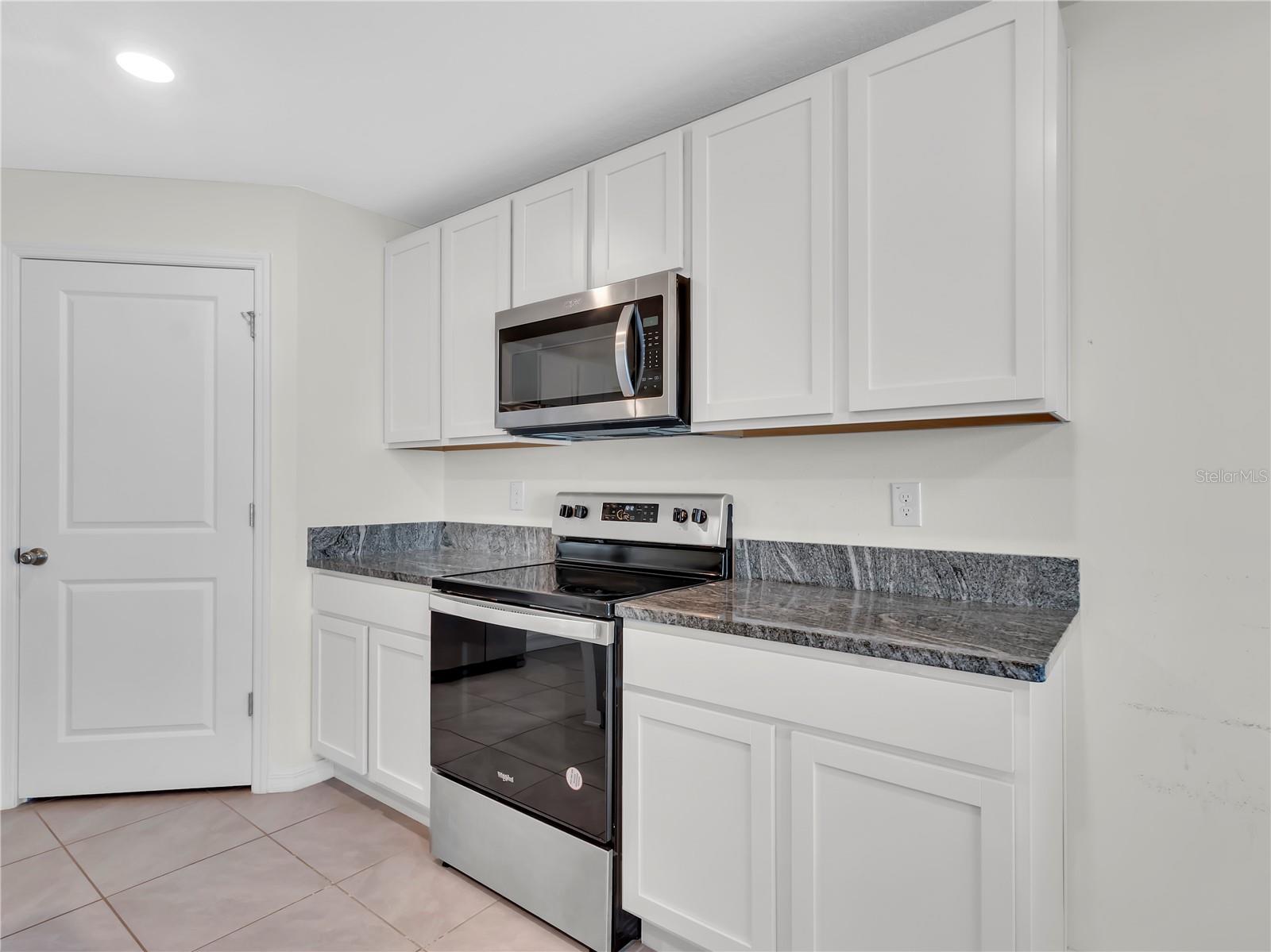 CREEK PRESERVE PH 1 6-8 - Residential Lease