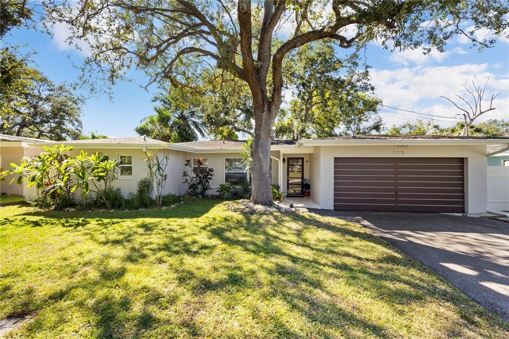 Photo of 1010 Bay Breeze Terrace, Largo, FL 33770 (MLS # TB8441378)