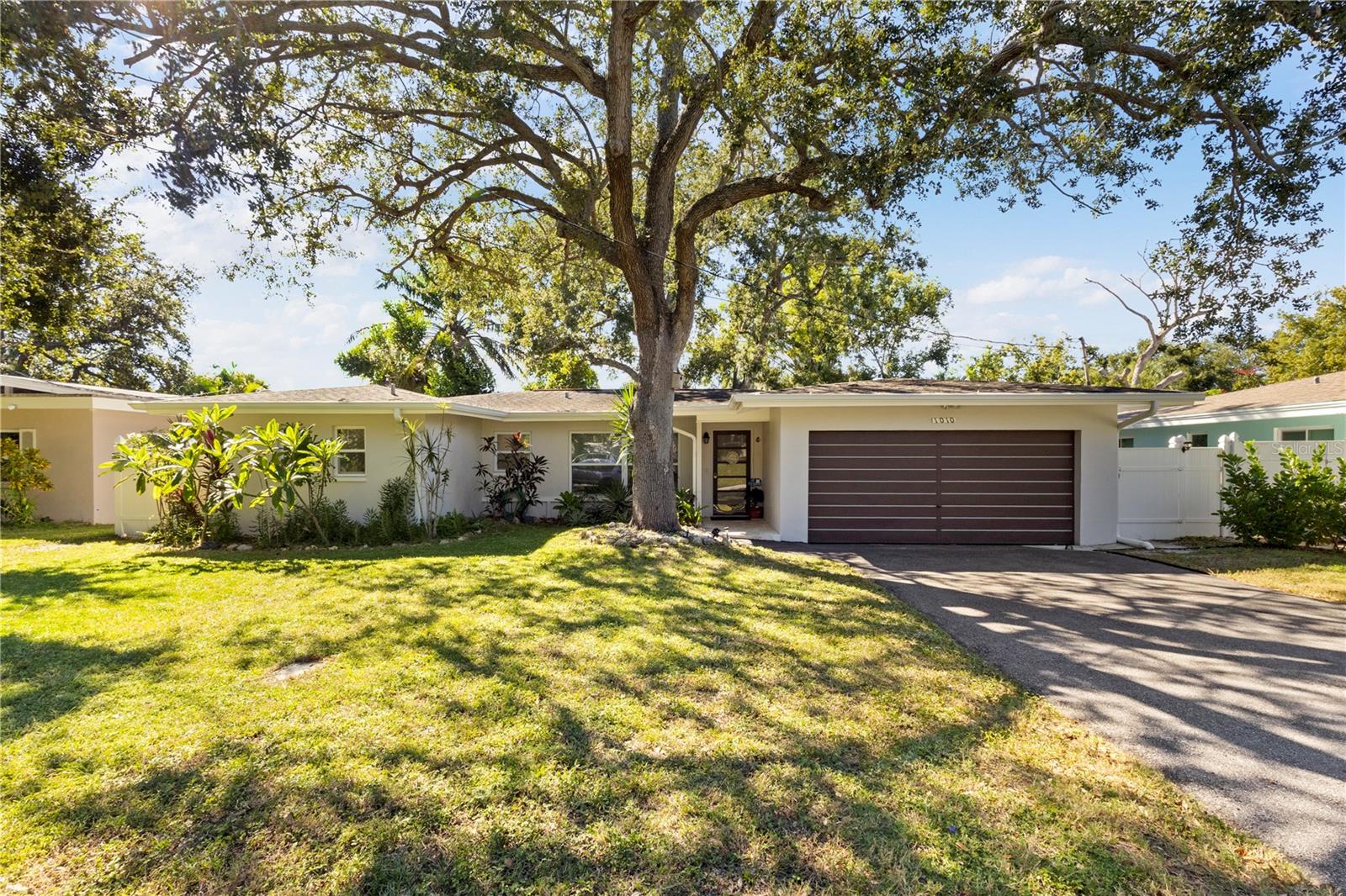 BAY BREEZE ESTATES - Residential