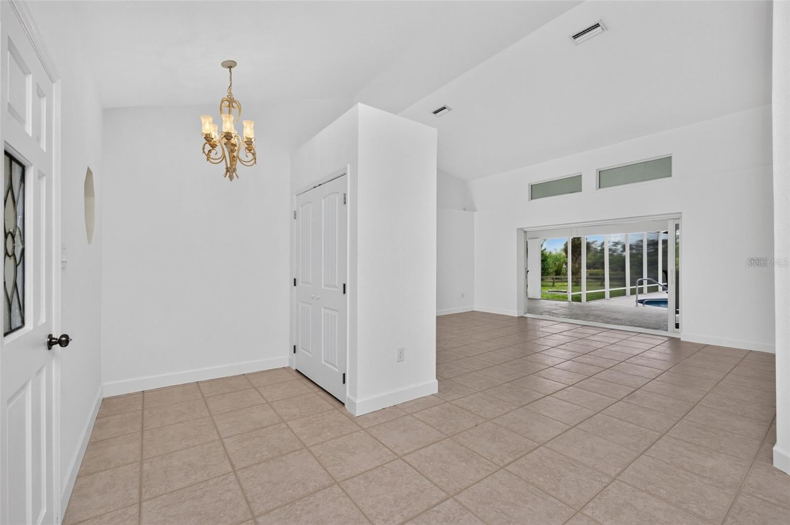 200 S OXFORD DRIVE