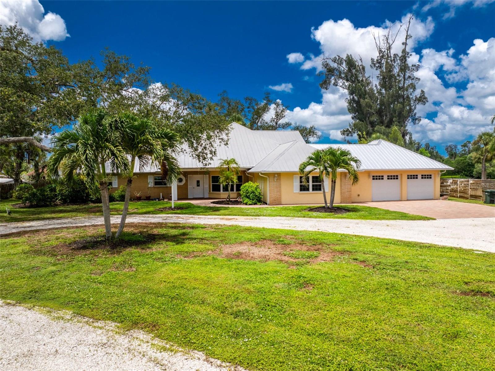 200 S OXFORD DRIVE