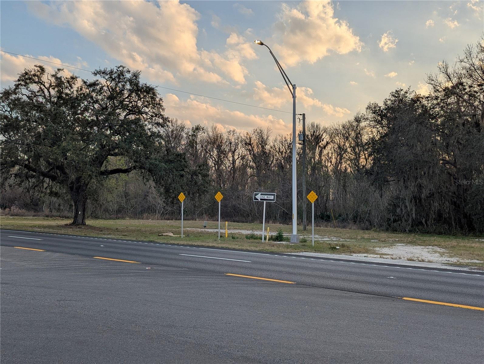 275 S US HIGHWAY 17
