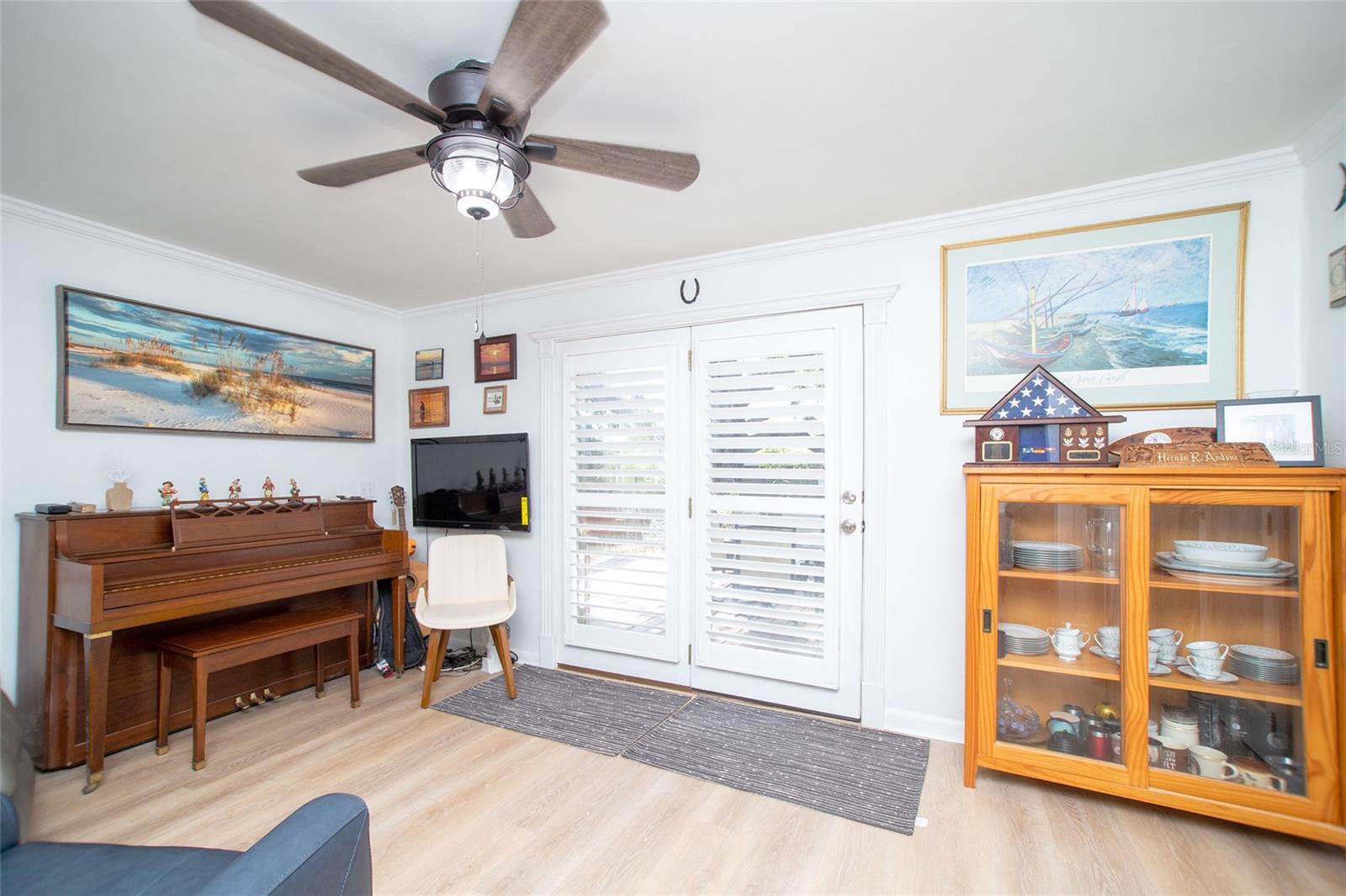 LARGO LAKE VILLAS - Residential