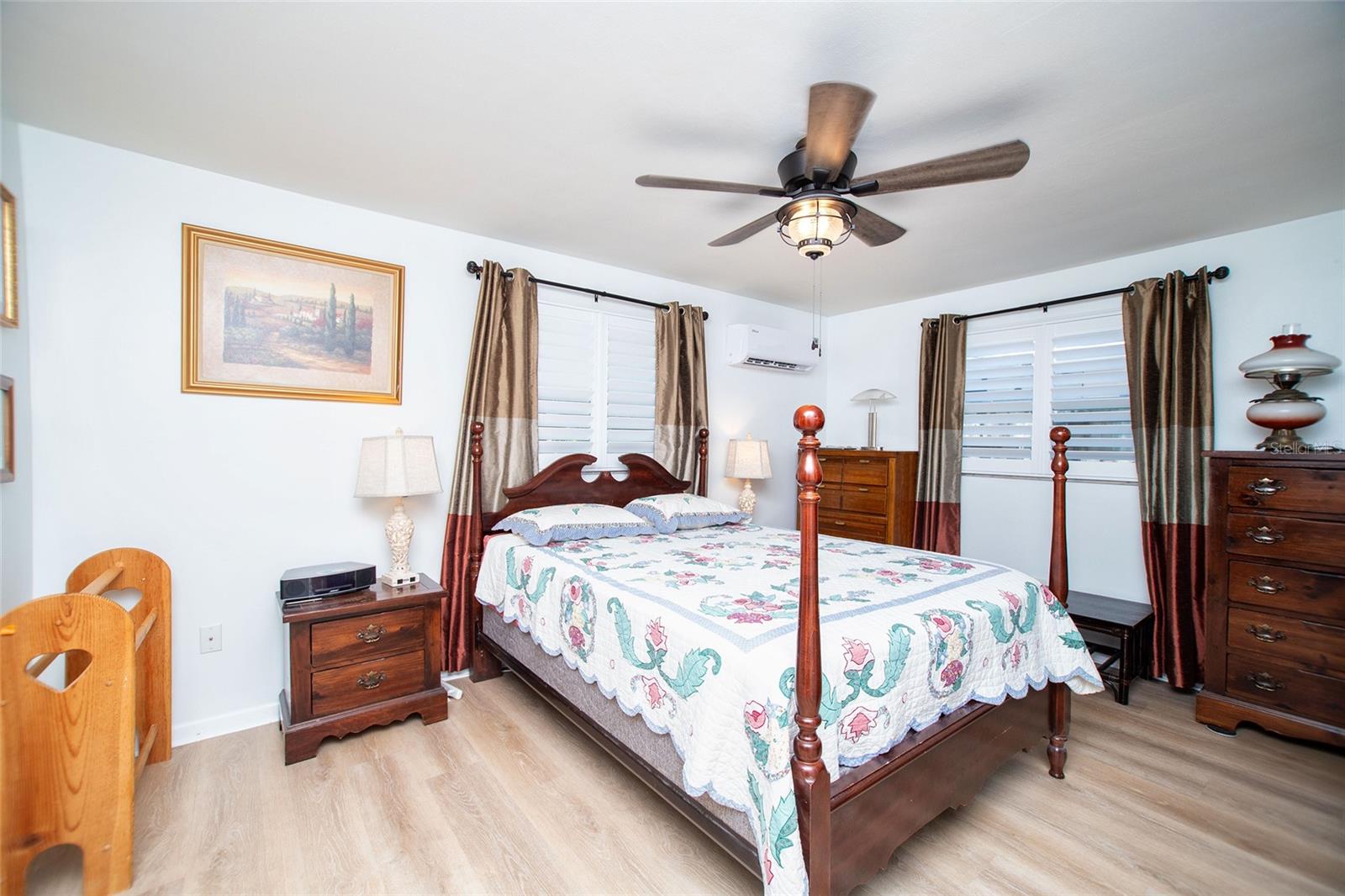 LARGO LAKE VILLAS - Residential