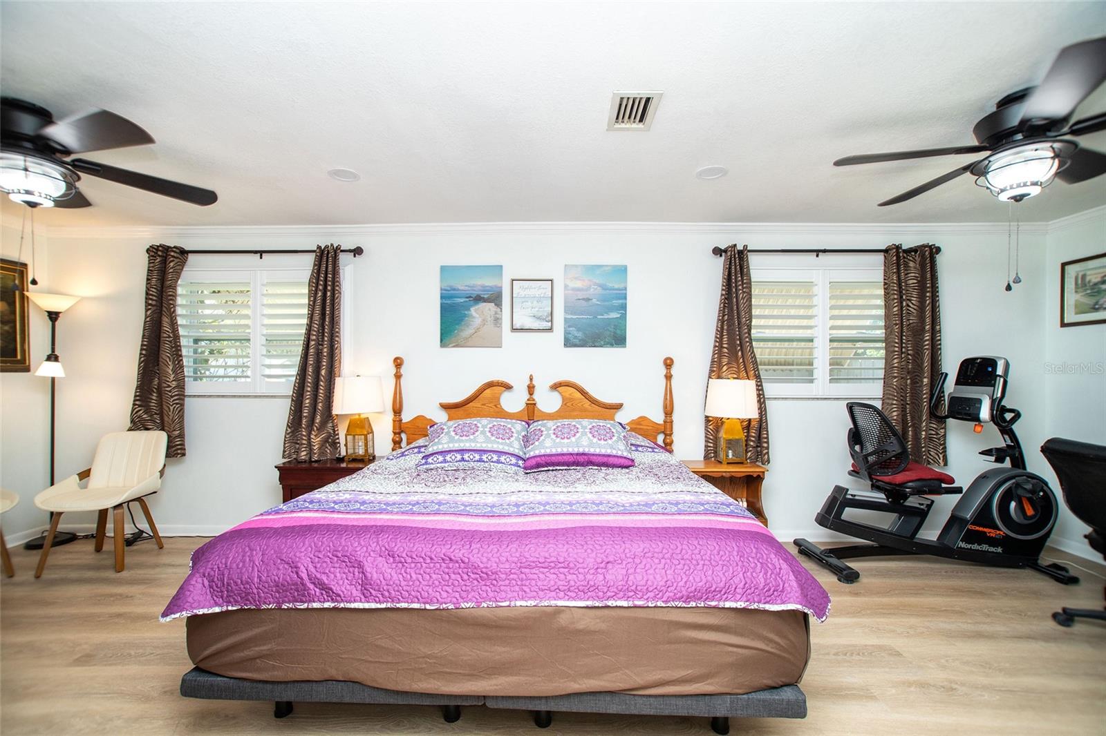 LARGO LAKE VILLAS - Residential