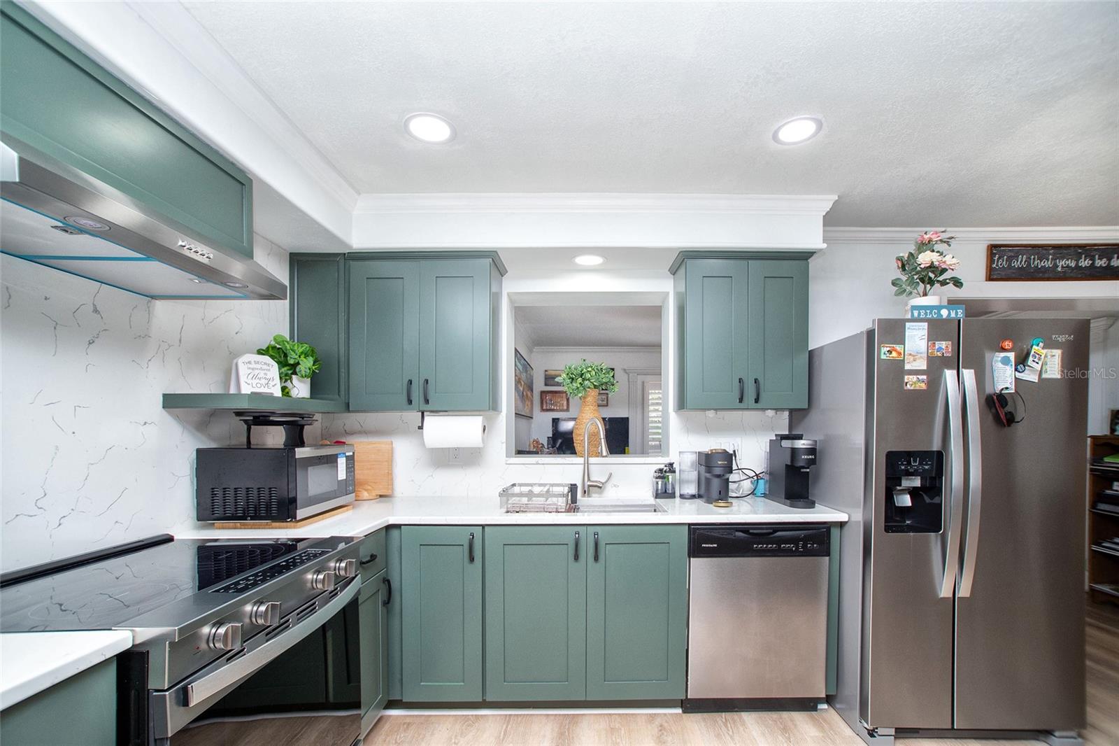 LARGO LAKE VILLAS - Residential