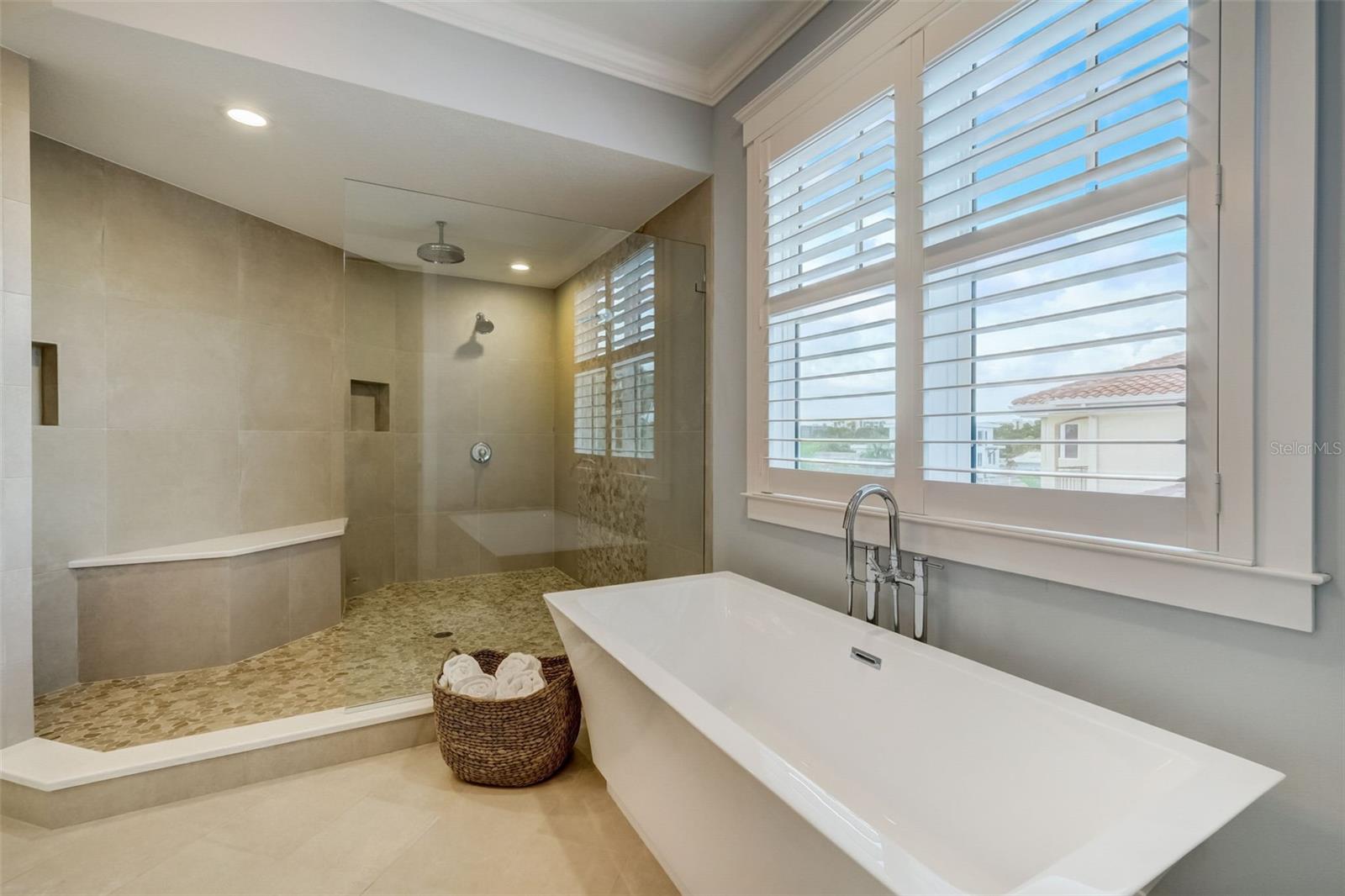 COUNTRY CLUB SHORES SEC 03 - Residential