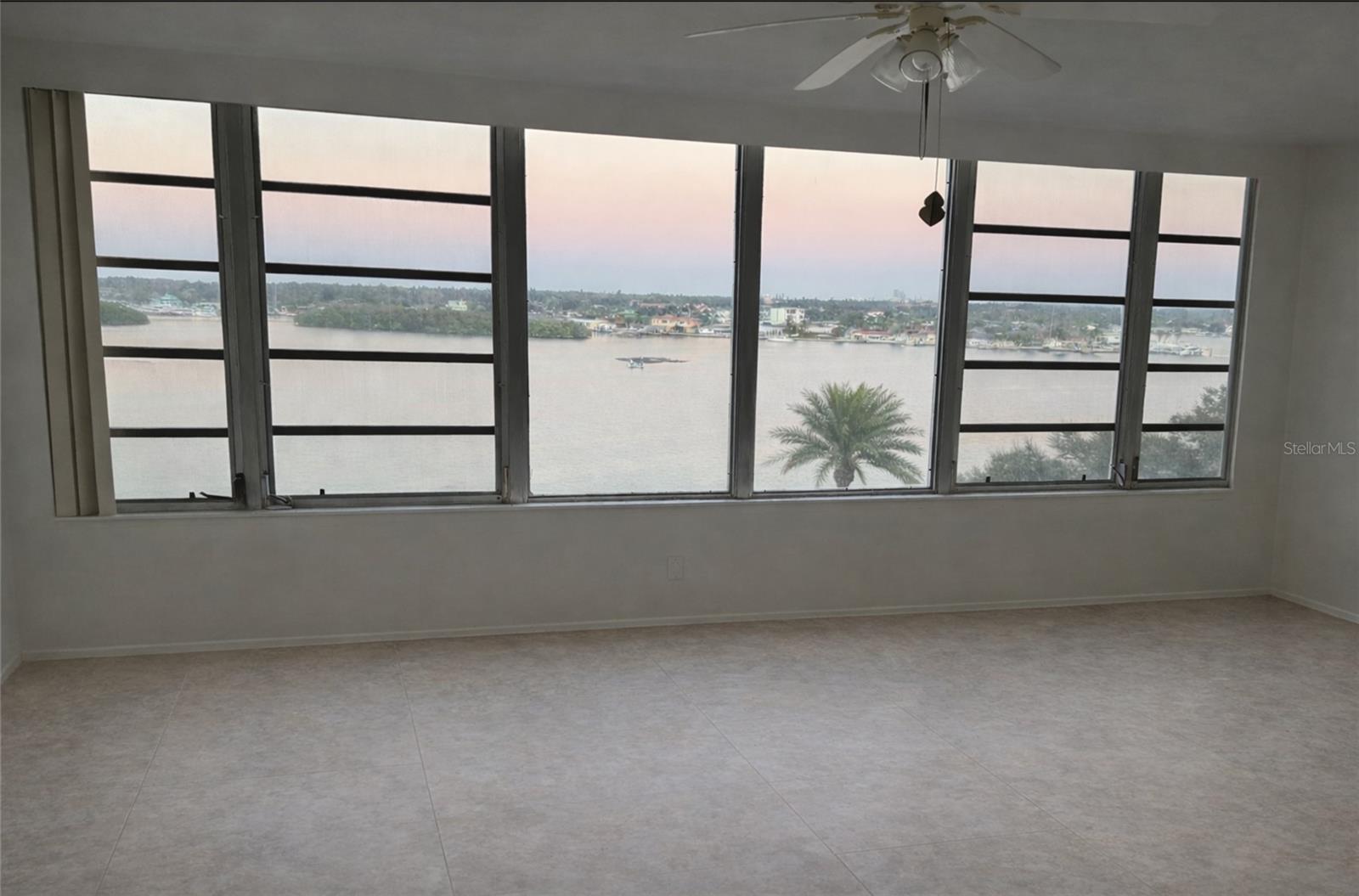 SHORE CREST BLDG - Residential