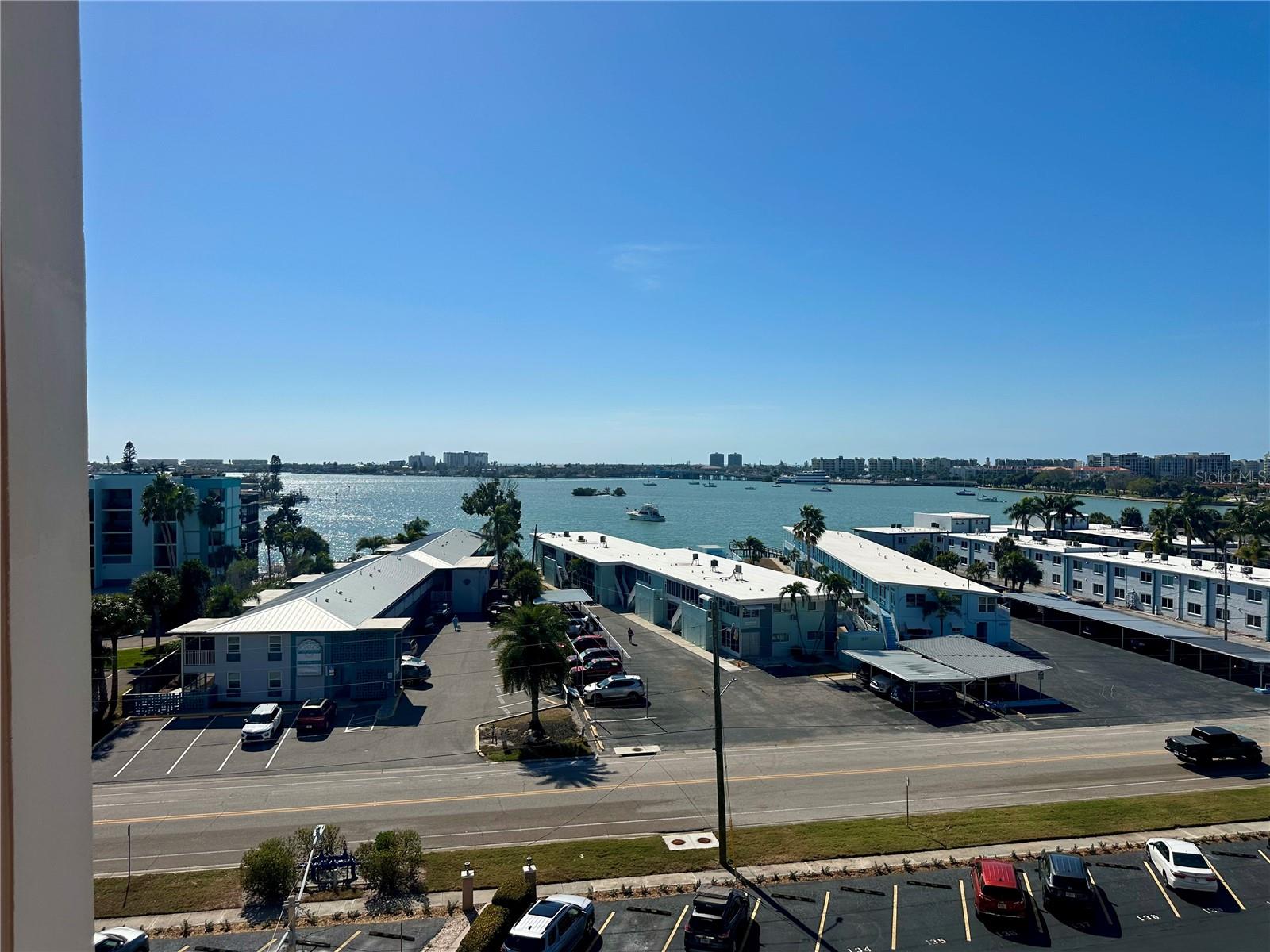 SHORE CREST BLDG - Residential