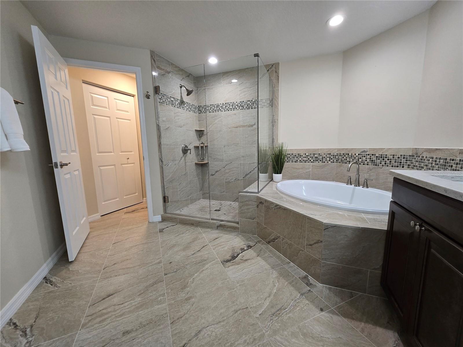 CAPTIVA CAY TWNHMS - Residential Lease