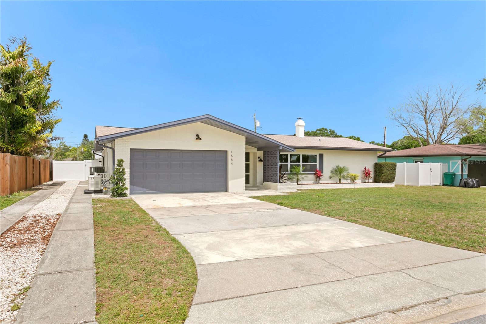 PINE OAK 2ND ADD - Residential