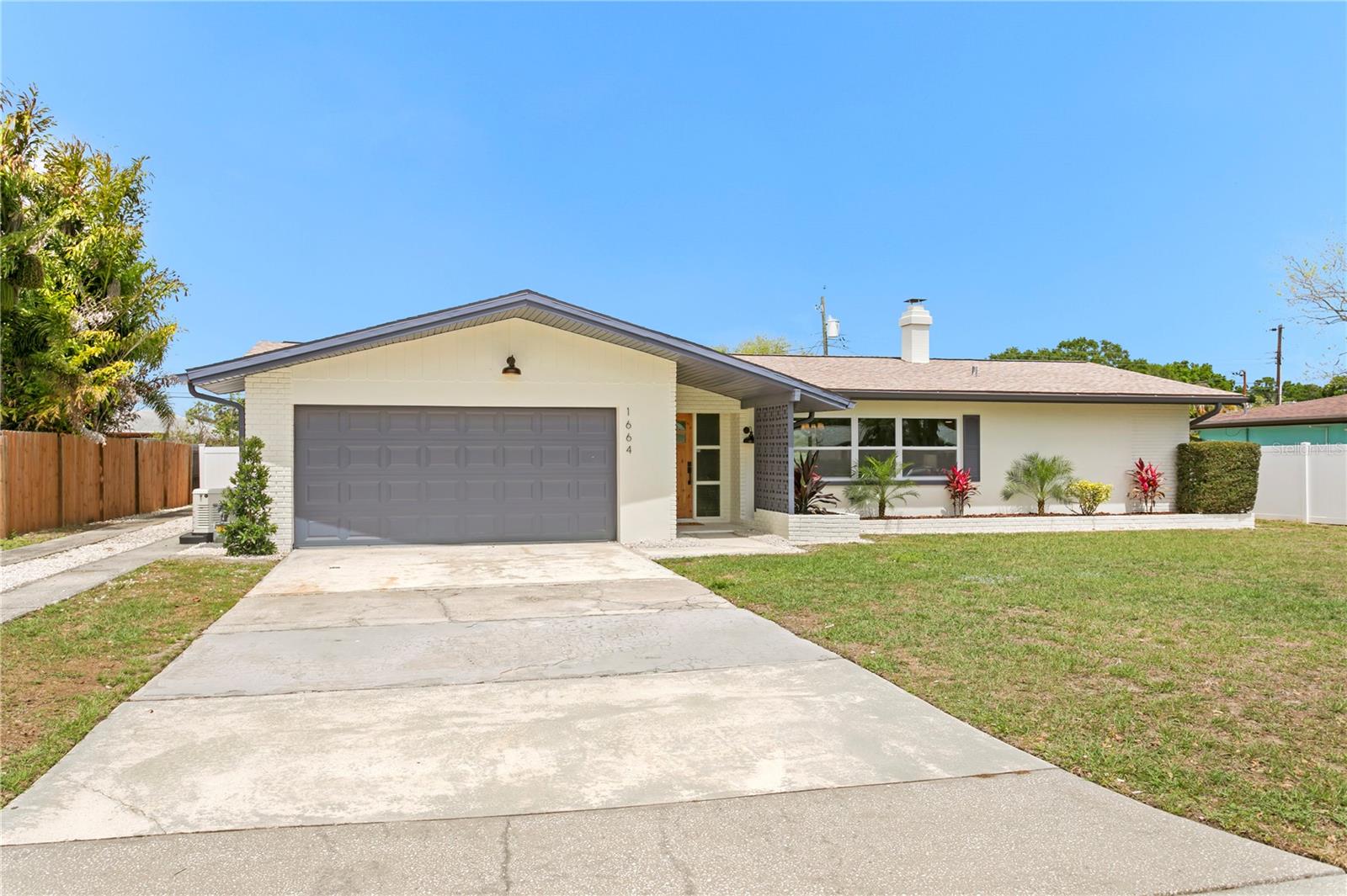 PINE OAK 2ND ADD - Residential