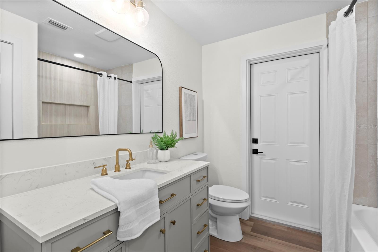 PINE OAK 2ND ADD - Residential