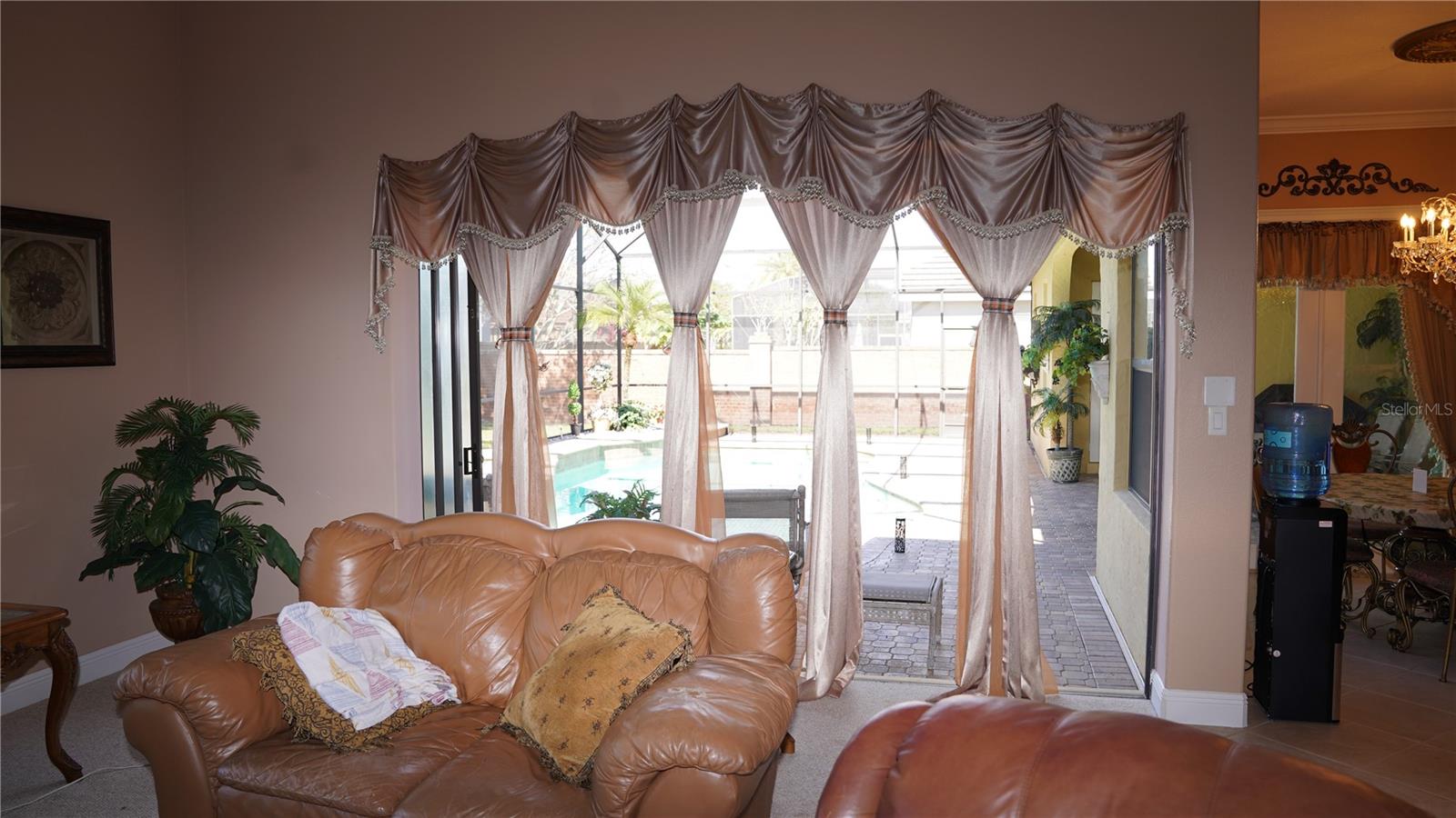 KENSINGTON PARK - Residential