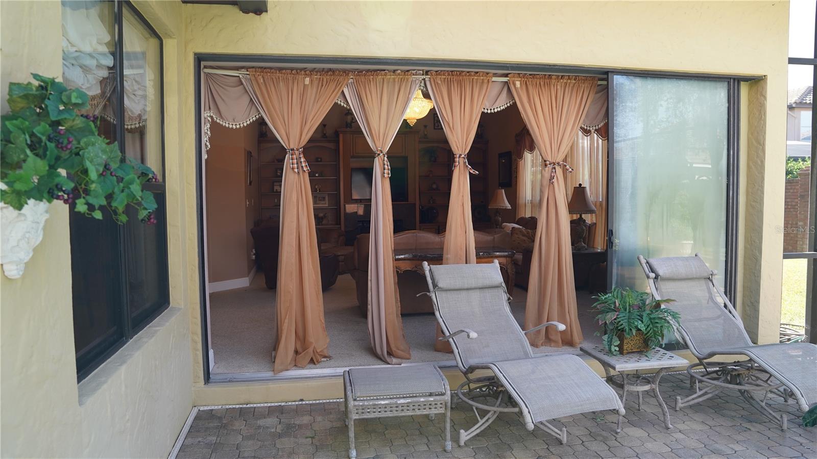 KENSINGTON PARK - Residential