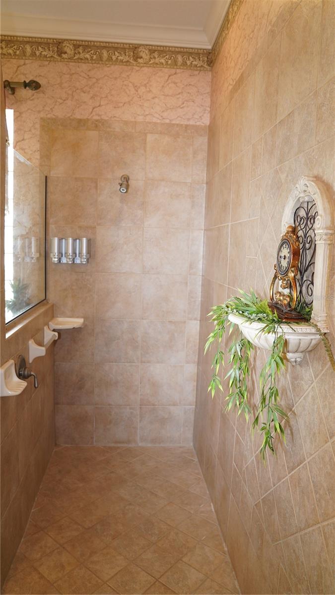 KENSINGTON PARK - Residential