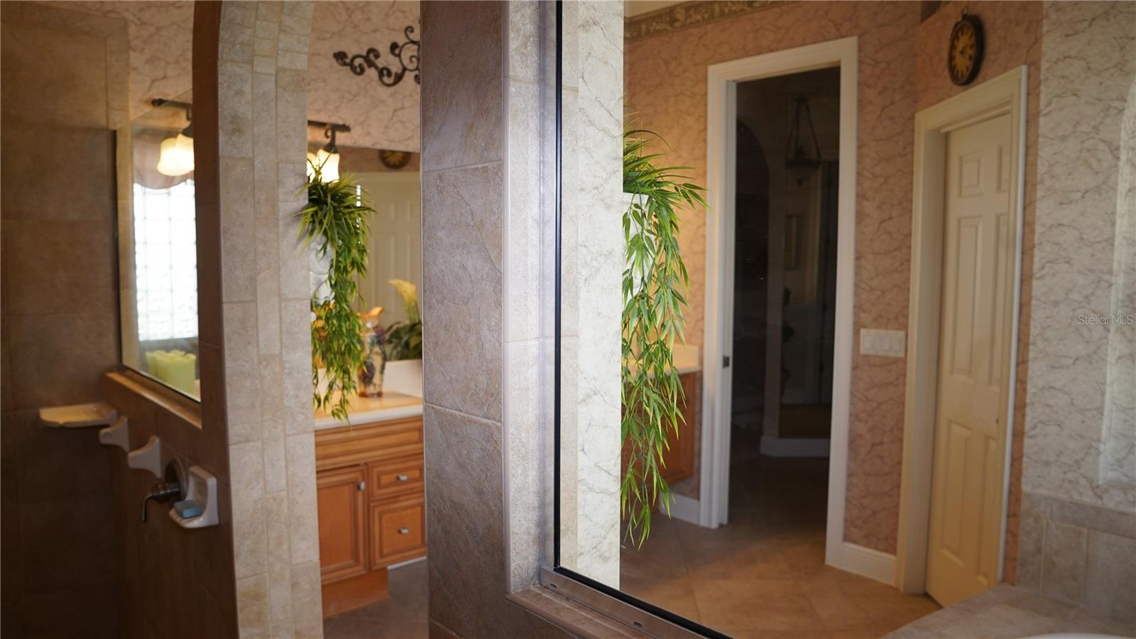 KENSINGTON PARK - Residential