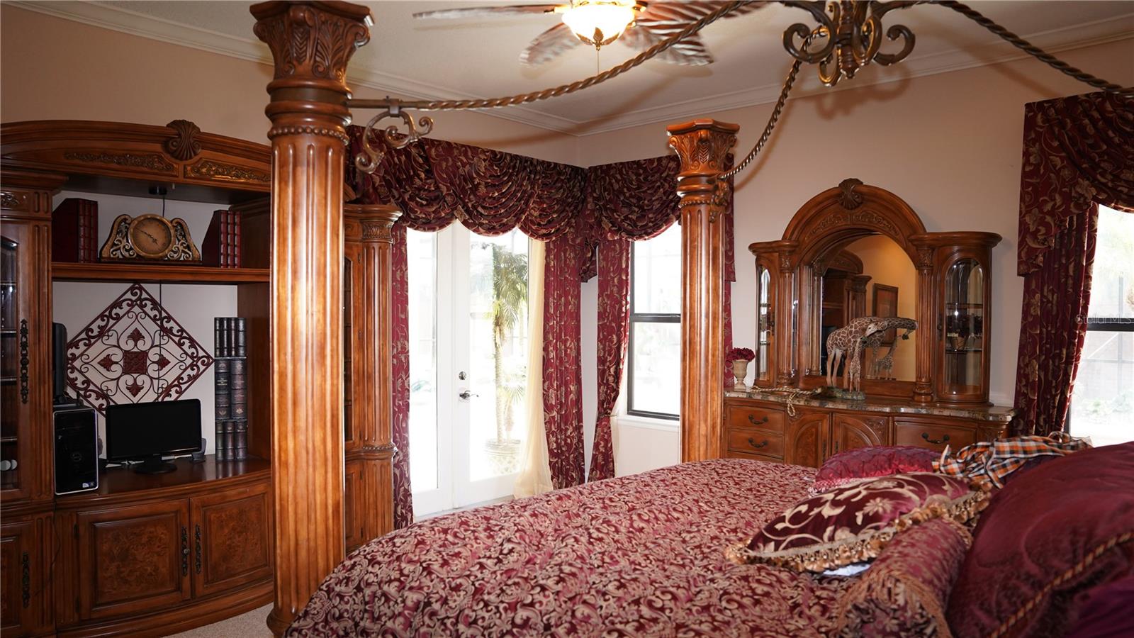 KENSINGTON PARK - Residential