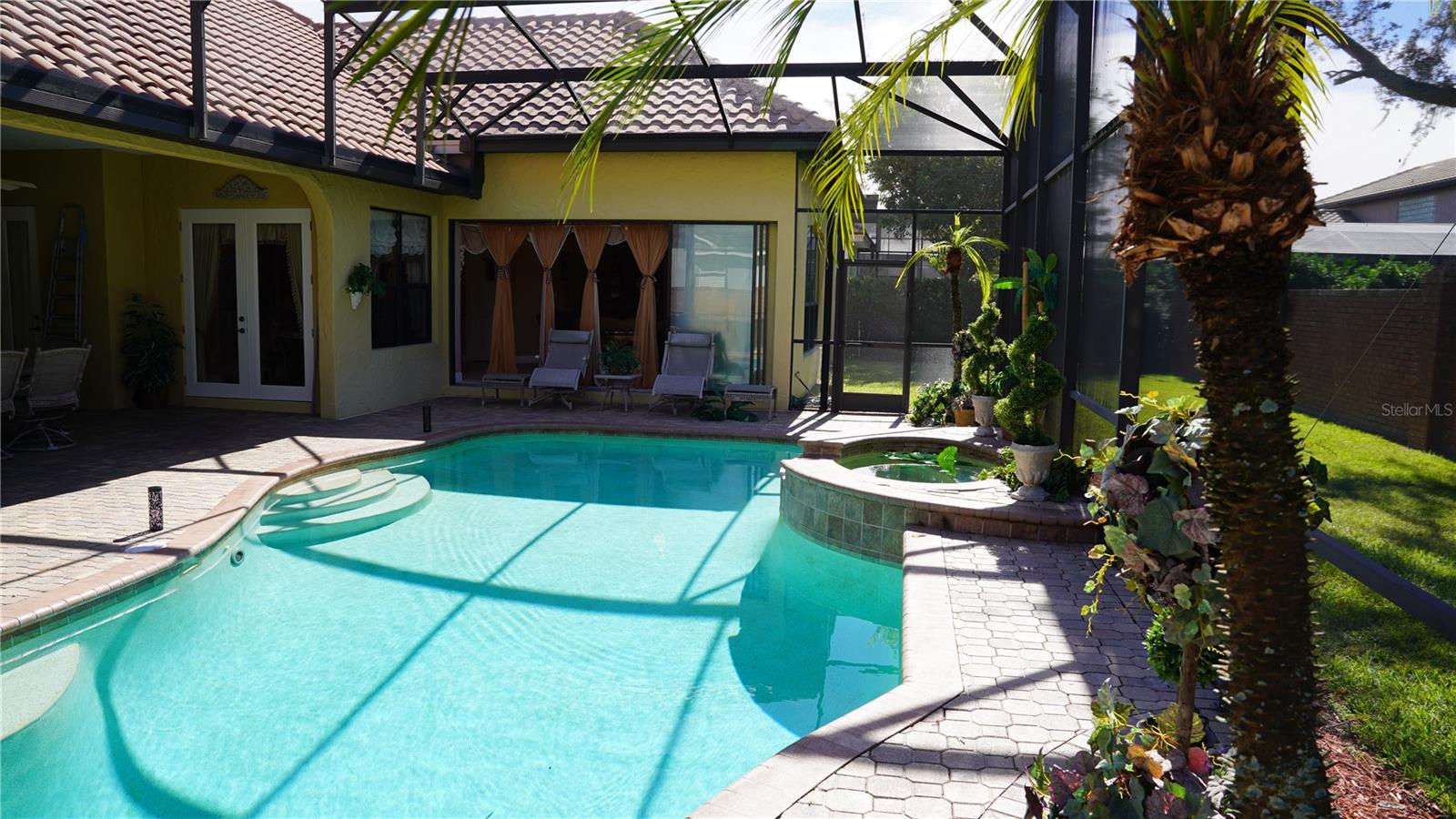 KENSINGTON PARK - Residential