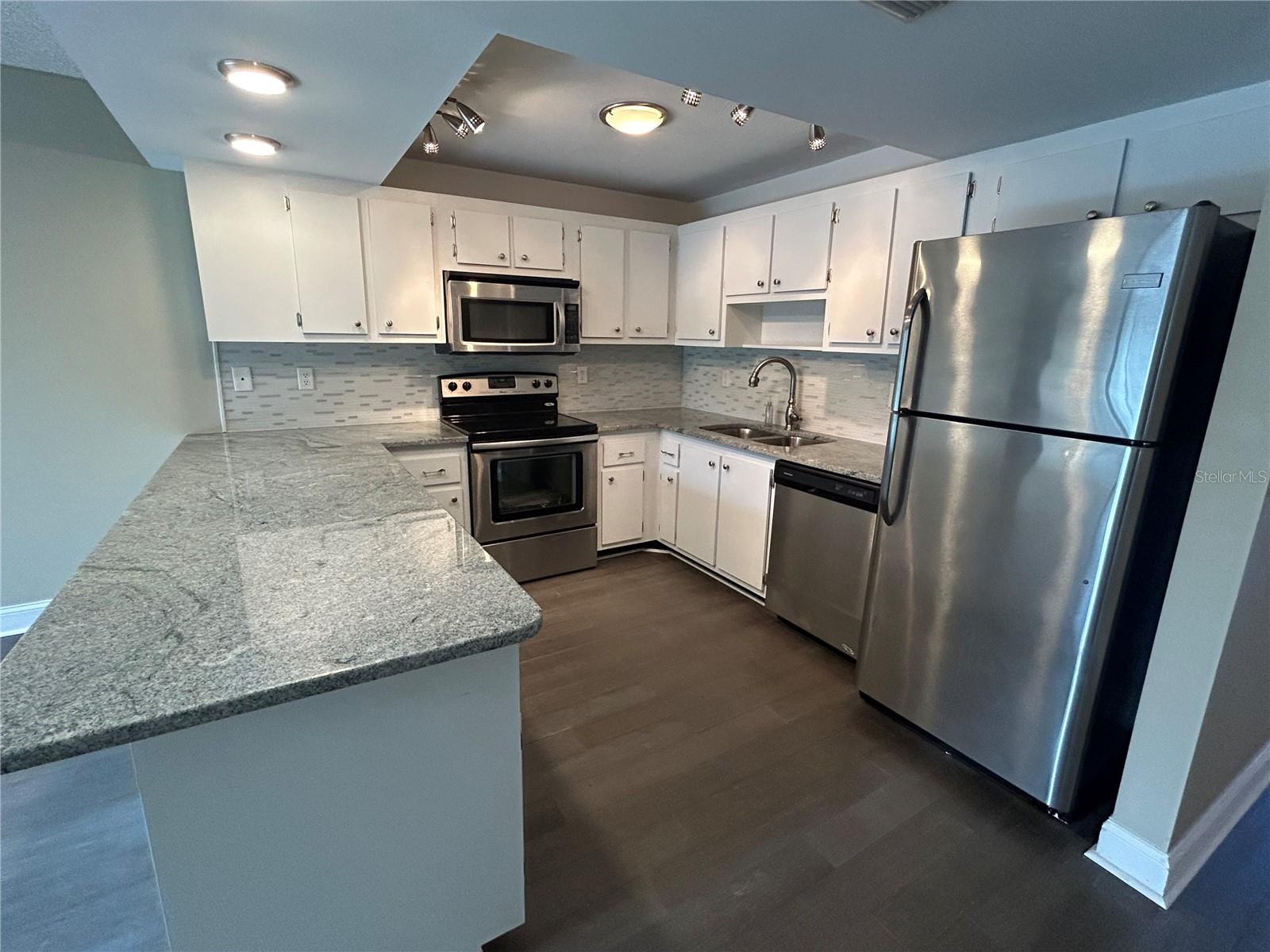 DESOTO SQUARE VILLAS - Residential Lease