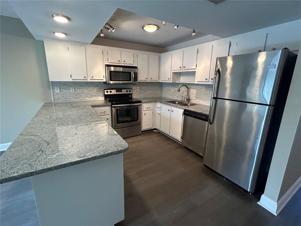 Photo of 425 30th Avenue W #C212, Bradenton, FL 34205 (MLS # A4661968)